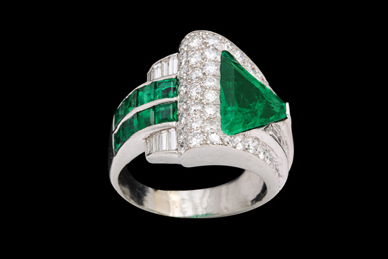 Art Deco Diamond & Emerald Ring in Platinum