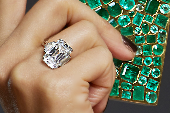 Emerald-cut 10 carat Diamond Ring